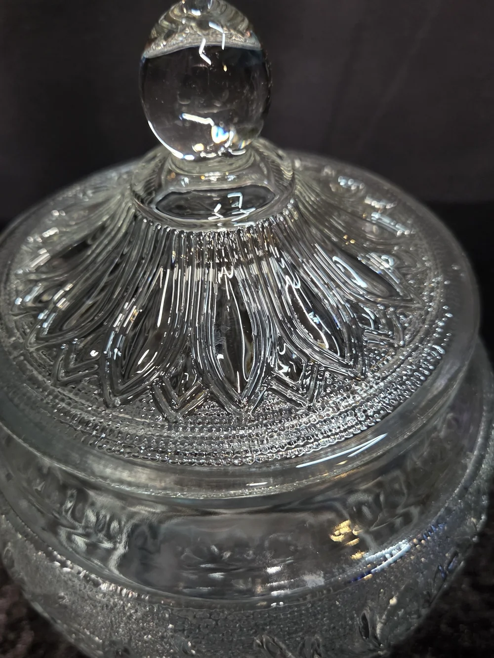 Vintage Anchor Hocking Sandwich Glass Daisy Pattern Biscuit Cookie Jar With Lid